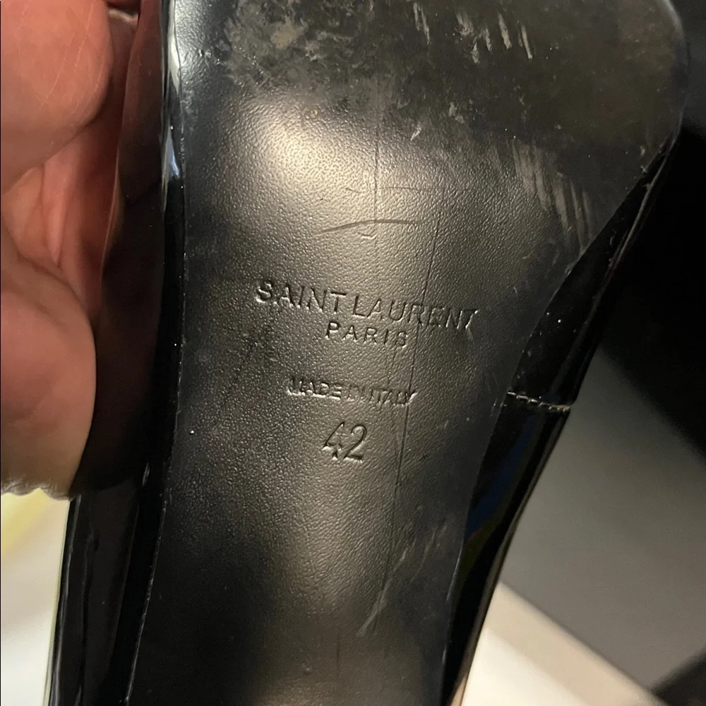 Black Patent Leather Heels made in Italy size 42. Worn. - Picture 9 of 13